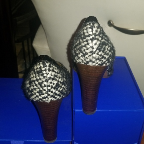 Authentic black and white wool & leather coach heels - Picture 6 of 8